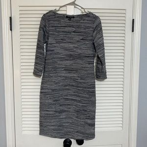 (Size 4) Sharagano Fitted Mid-Sleeve Dress